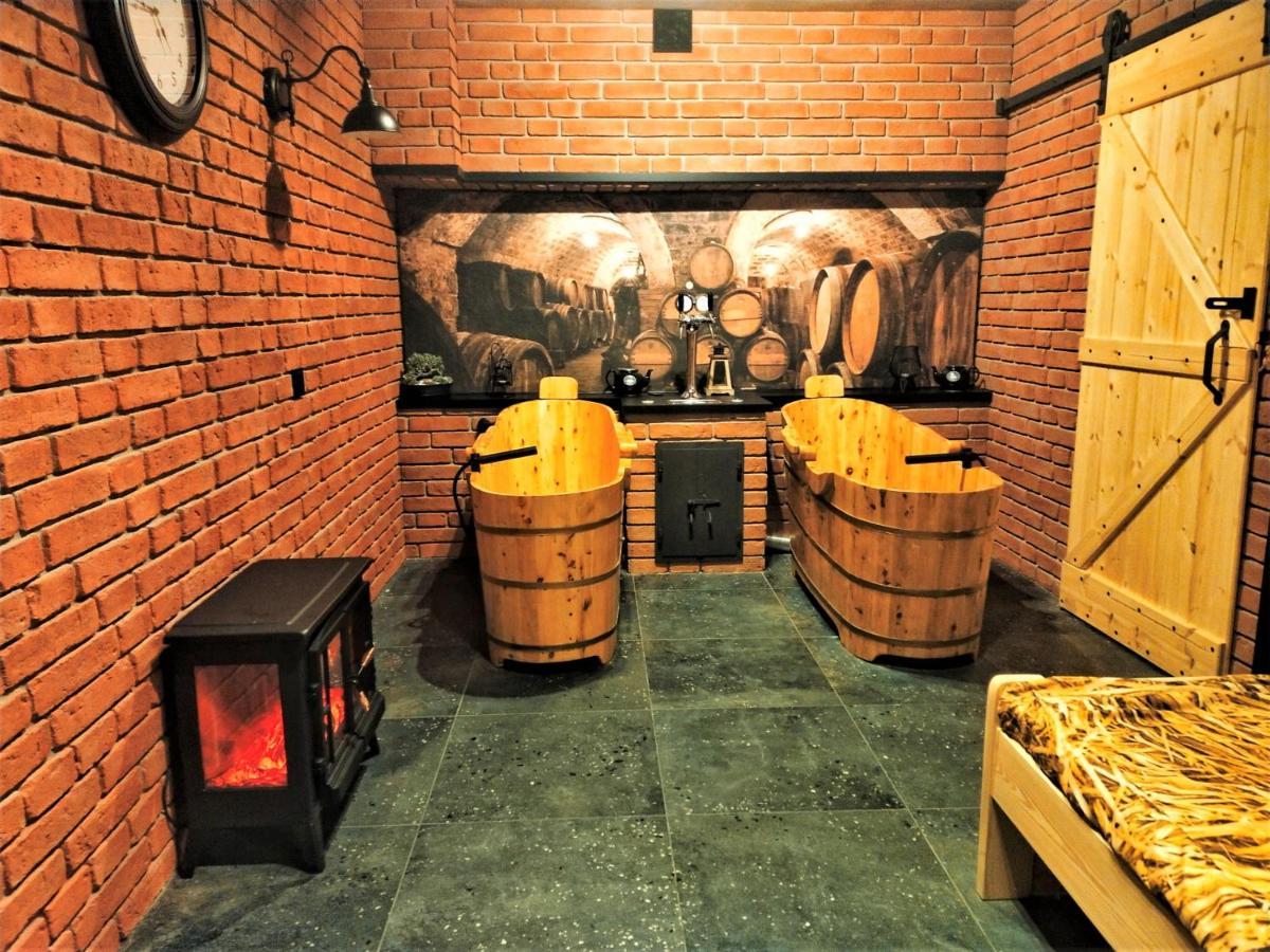 Dworek Nad Stawem & Laznia Piwna Ostrów Mazowiecka Exterior foto