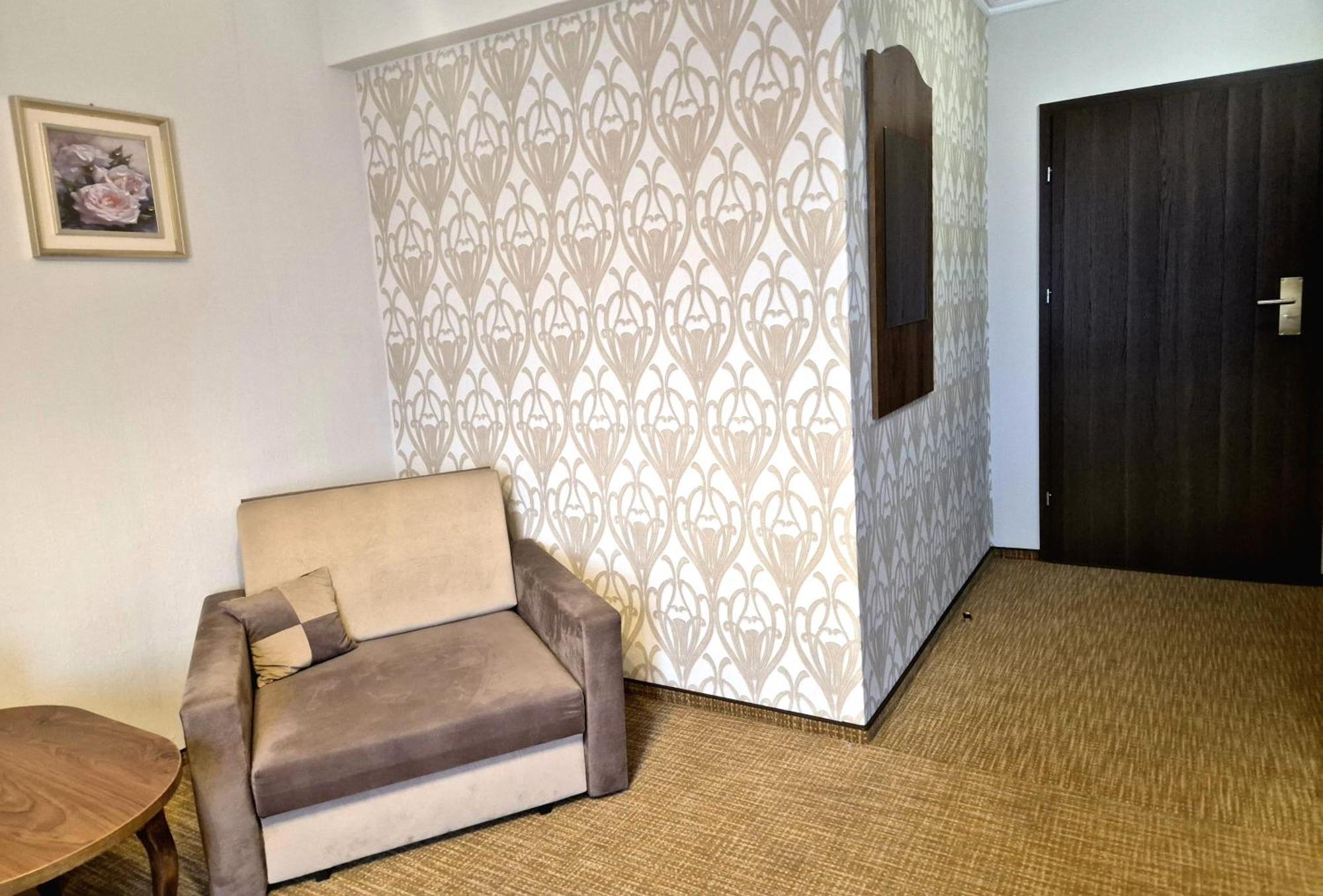 Dworek Nad Stawem & Laznia Piwna Ostrów Mazowiecka Exterior foto